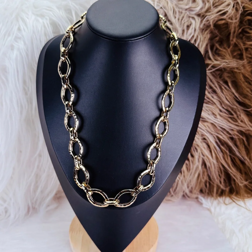 Vintage aged, goldtone, weighted Link Chain Necklace - Picture 3 of 10